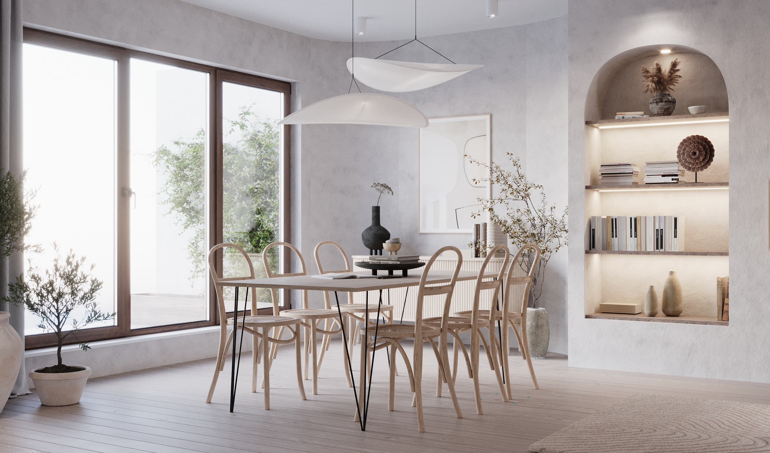 Nowoczesna jadalnia z jasnymi krzesłami z giętego drewna, dużymi oknami i podświetlaną wnęką z półkami.